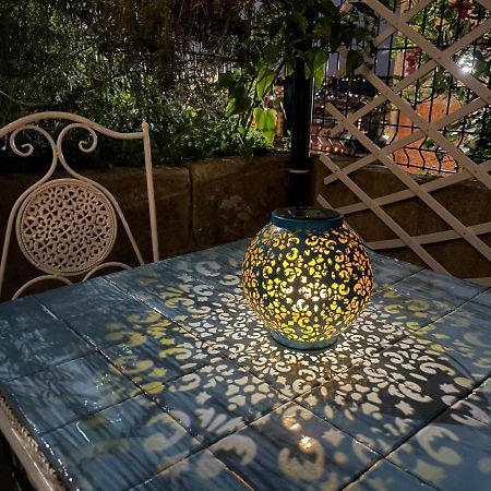 Отель La Finestra Nel Giardino Неаполь Экстерьер фото