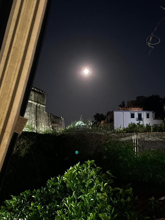 Отель La Finestra Nel Giardino Неаполь Экстерьер фото